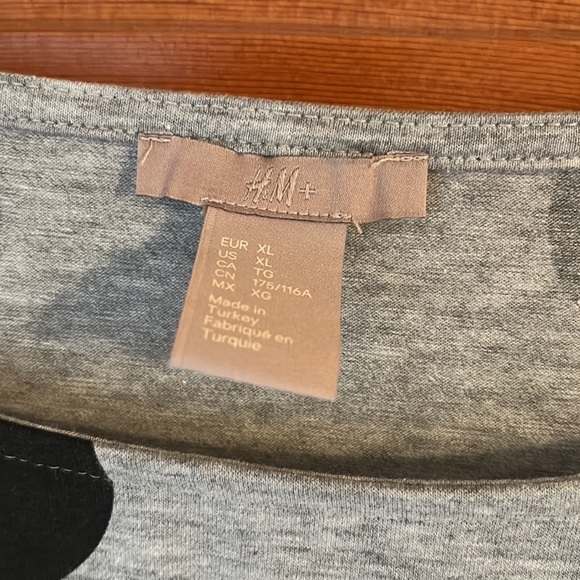 H&M Polka Dot Tee XL - Picture 2 of 3